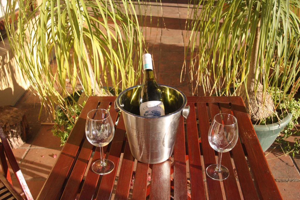 Calais Wine Estate Paarl Exterior foto